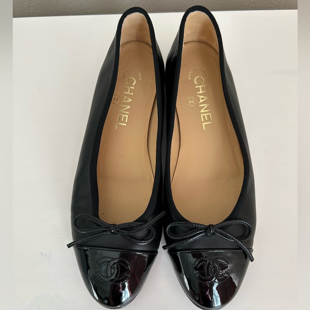 Chanel Leather and Patent Leather Flats Sz 38.5